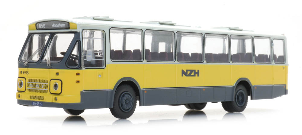 118-487.070.11 - H0 - Regionalbus NZH 6915, DAF Vorderseite 1, Ausstieg Mitte